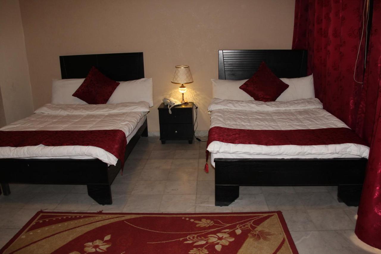 Hotel The Diplomat Beirut Esterno foto